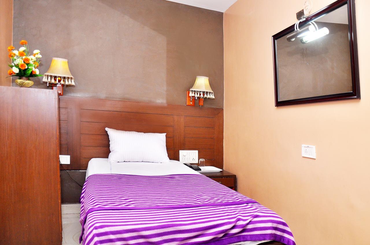 Royal Avenue Hotel Bangalore Exterior foto